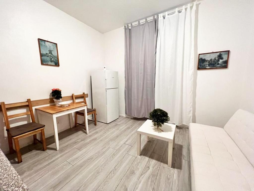 Savona Magnifico Sole Mare 150 M Wifi Climatcontrol Apartment Luaran gambar