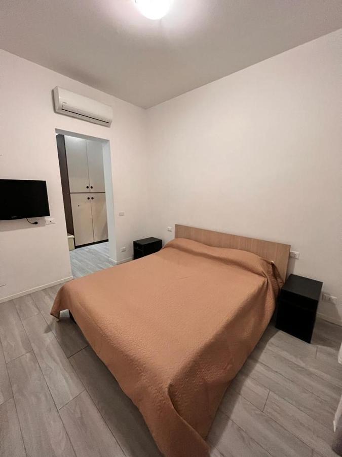 Savona Magnifico Sole Mare 150 M Wifi Climatcontrol Apartment Luaran gambar