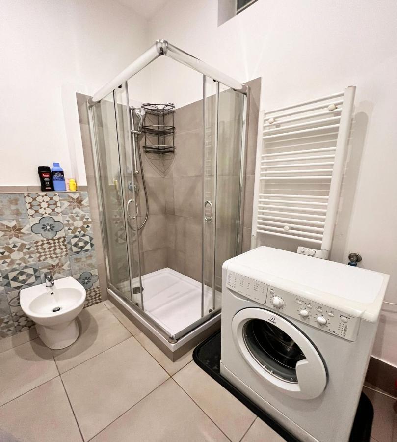 Savona Magnifico Sole Mare 150 M Wifi Climatcontrol Apartment Luaran gambar